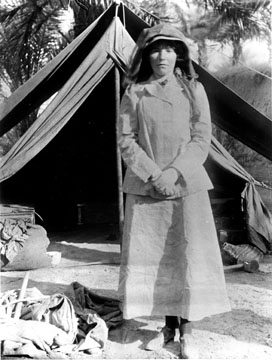 BellK_218_Gertrude_Bell_in_Iraq_in_1909_age_41